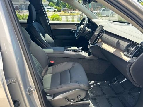 Used 2025 Volvo XC90 B5 Plus AWD/4WD image 15