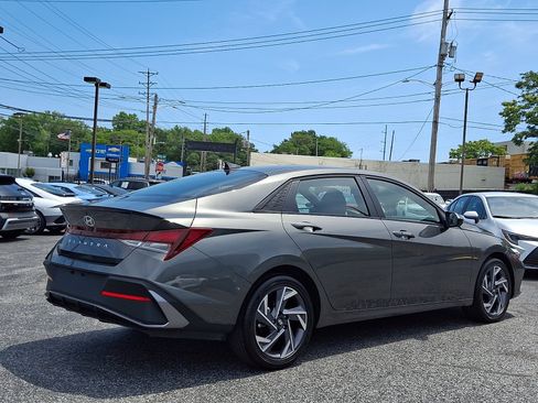 Certified 2025 Hyundai Elantra Sport FWD image 6