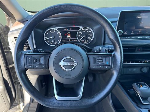 Used 2023 Nissan Rogue SV image 21