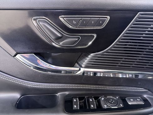 Used 2022 Lincoln Corsair AWD w/ Equipment Group 101A image 11