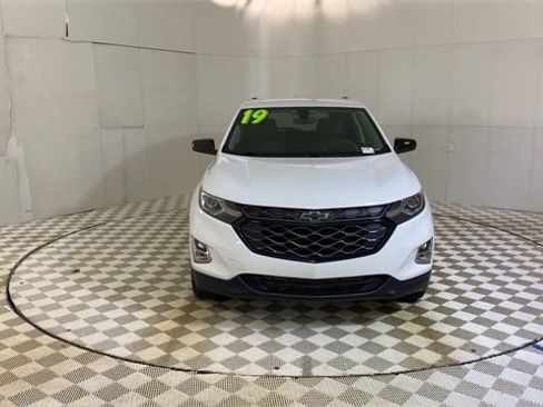 Used 2019 Chevrolet Equinox LT image 3