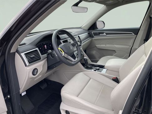 Used 2023 Volkswagen Atlas SE w/ Black Wheel Package image 14