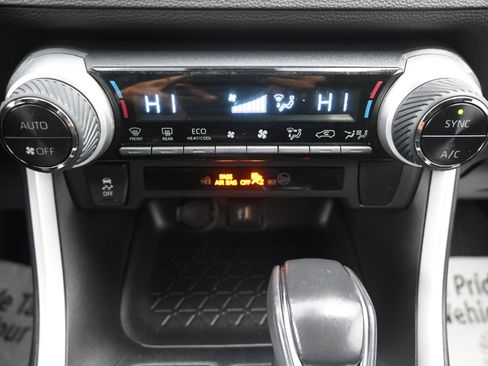 Used 2023 Toyota RAV4 SE image 15