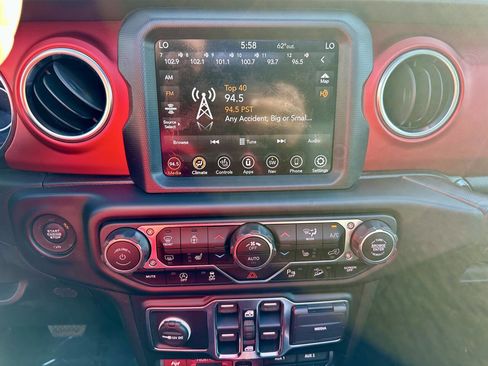 Used 2020 Jeep Wrangler Unlimited Rubicon AWD/4WD image 27