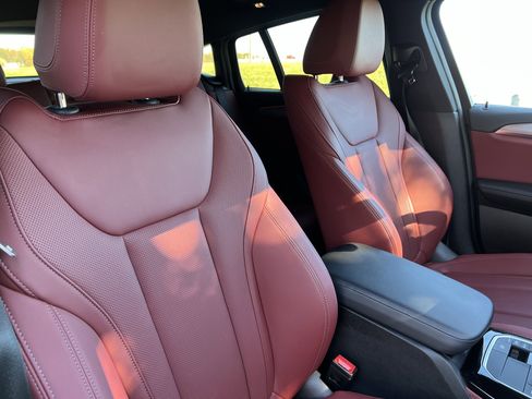 Used 2024 BMW X4 xDrive30i w/ Premium Package image 35