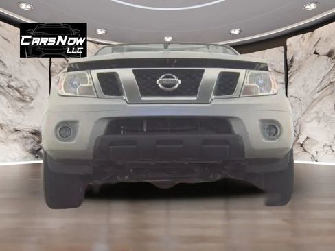 Used 2021 Nissan Frontier SV RWD image 3