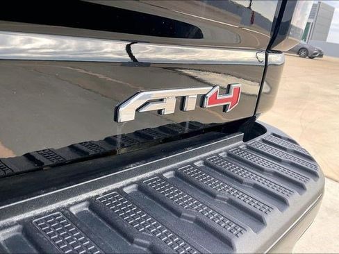 Used 2024 GMC Sierra 2500 AT4 w/ AT4 Premium Plus Package image 8