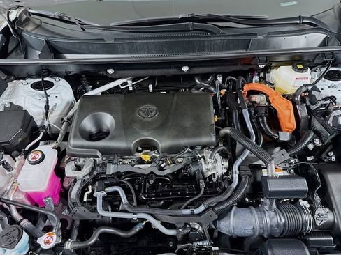 Certified 2024 Toyota RAV4 SE w/ Convenience Package image 30