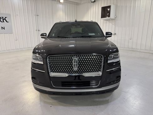 Used 2024 Lincoln Navigator L 4WD image 8