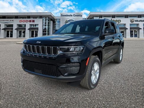 New 2026 Jeep Grand Cherokee Laredo X AWD/4WD image 4