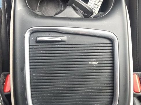 Used 2023 Chrysler Pacifica Touring-L FWD image 40