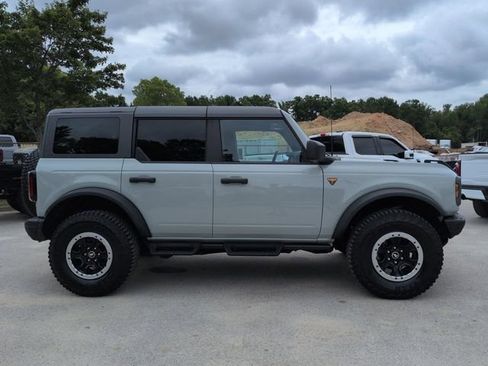 Certified 2023 Ford Bronco Badlands w/ Sasquatch Package AWD/4WD image 3