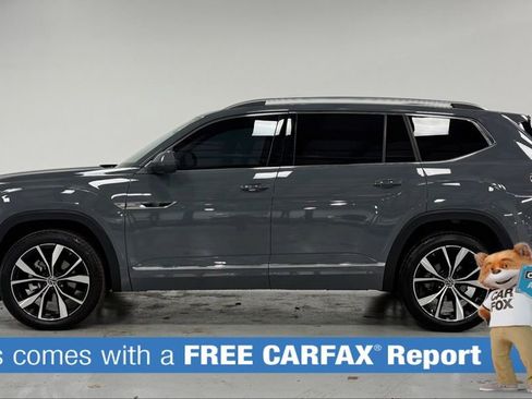 Used 2025 Volkswagen Atlas SEL Premium R-Line image 2