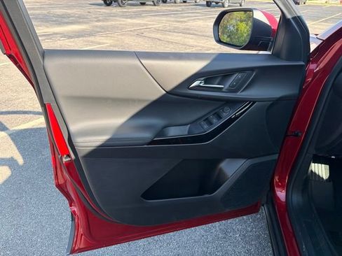 New 2027 Chevrolet Equinox LT w/ LPO, Floor Liner Package FWD image 10