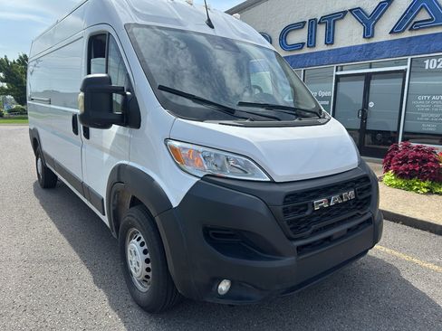 Used 2024 RAM ProMaster 2500 w/ Convenience Group FWD image 2