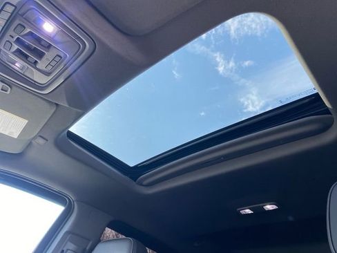 Used 2022 GMC Sierra 1500 Denali w/ Denali Reserve Package image 25