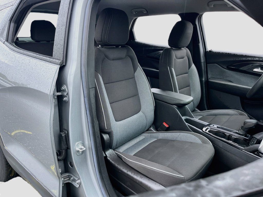 Used 2023 Chevrolet TrailBlazer LS FWD image 25