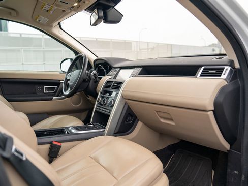 Used 2017 Land Rover Discovery Sport HSE image 24