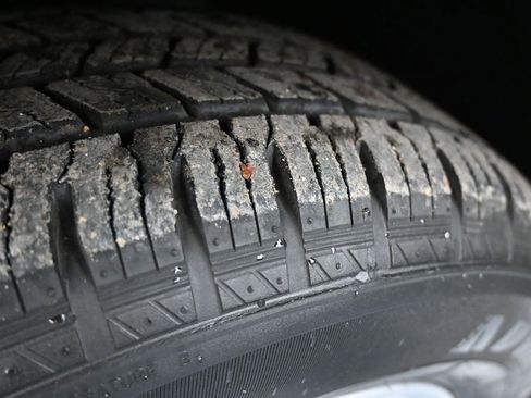 Used 2023 Chrysler Pacifica Touring-L FWD image 31