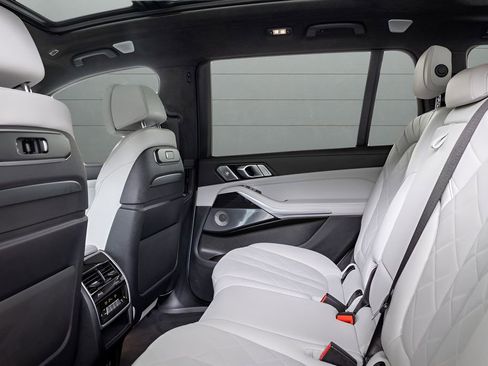 Used 2023 BMW X7 xDrive40i w/ Executive Package AWD/4WD image 62