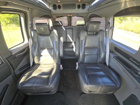 Used 2016 Chevrolet Express 2500 image 16