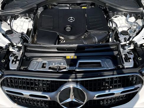 Used 2024 Mercedes-Benz GLC 300 4MATIC image 10