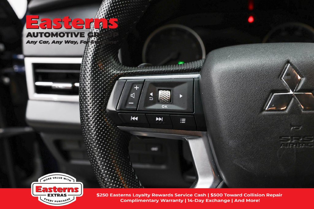 Used 2024 Mitsubishi Outlander SE FWD image 16