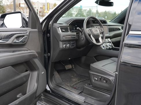 Used 2023 GMC Yukon Denali w/ Max Trailering Package AWD/4WD image 13
