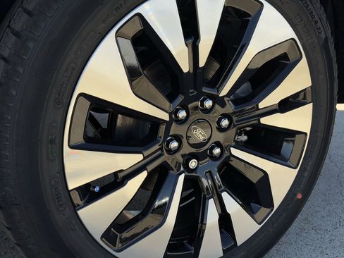 New 2025 Ford Expedition Platinum w/ Driver's Package image 40