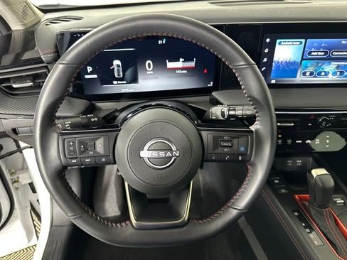 Certified 2025 Nissan Kicks SR image 14