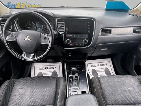 Used 2018 Mitsubishi Outlander SE AWD/4WD image 10