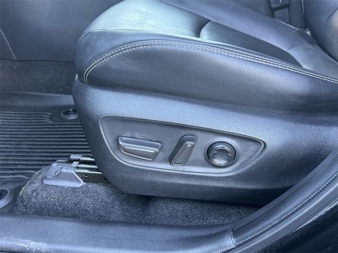 Used 2022 Toyota RAV4 XLE Premium image 14