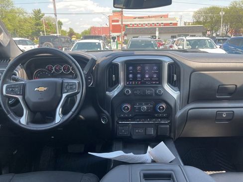 Used 2022 Chevrolet Silverado 2500 LTZ w/ LTZ Convenience Package AWD/4WD image 11