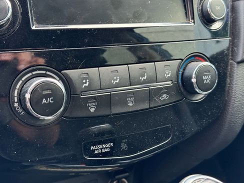 Used 2020 Nissan Rogue S image 13