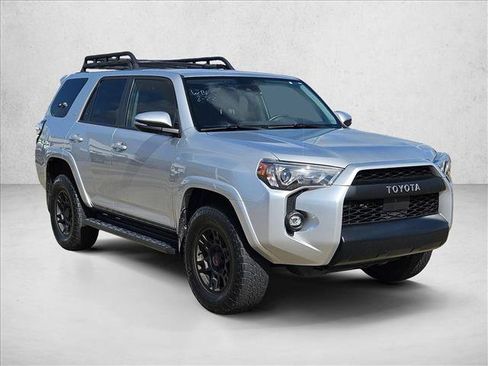 Used 2022 Toyota 4Runner SR5 Premium AWD/4WD image 3
