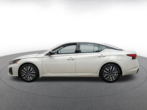 Used 2026 Nissan Altima 2.5 SV FWD image 4