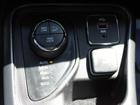 Used 2018 Jeep Compass Trailhawk w/ Safe & Security Group AWD/4WD image 30