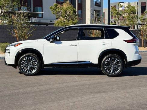 New 2026 Nissan Rogue Platinum w/ Tech Package AWD/4WD image 2