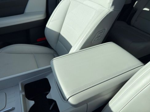 Used 2025 Hyundai Santa Fe Calligraphy image 14