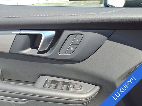 Used 2025 Buick Enclave Preferred image 17