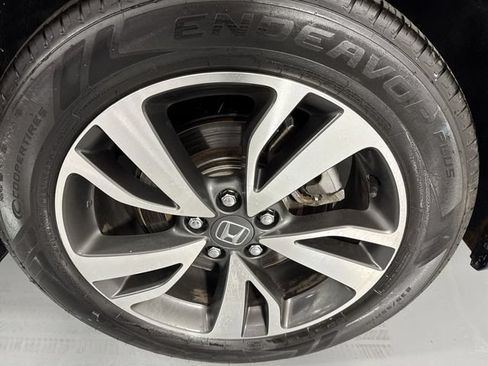Used 2024 Honda Odyssey Touring image 5