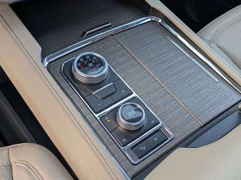 Used 2022 Ford Expedition Max Limited image 26