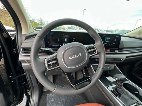 New 2026 Kia Carnival EX image 31