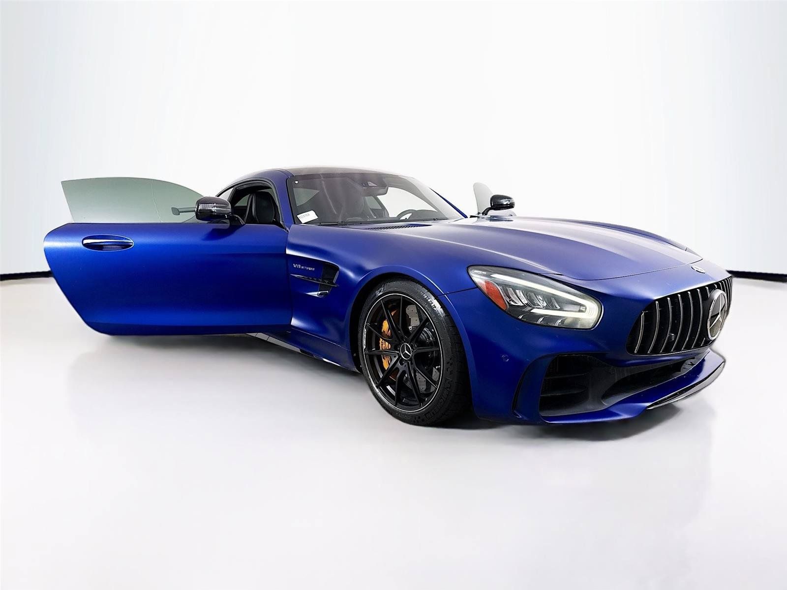 Used 2020 Mercedes-Benz AMG GT R w/ Exclusive Interior Package image 33