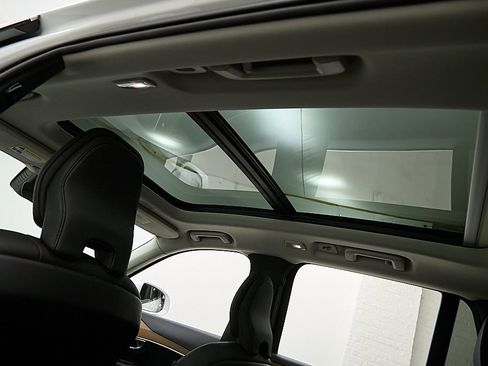 Certified 2023 Volvo XC90 B5 Plus w/ Protection Package Premier image 27