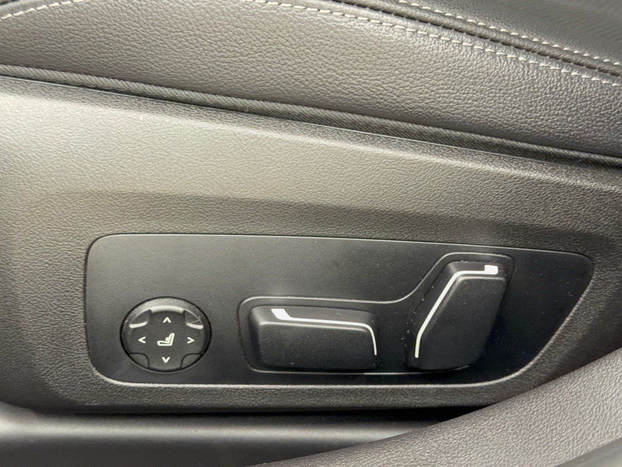 Used 2026 BMW 330i Sedan RWD image 16