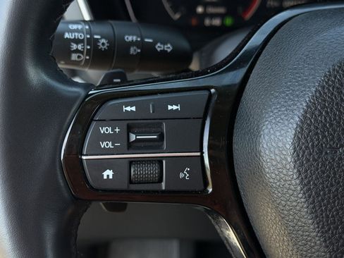 Used 2023 Honda Pilot Touring image 18