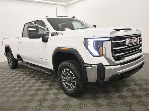 Used 2024 GMC Sierra 3500 SLE image 9