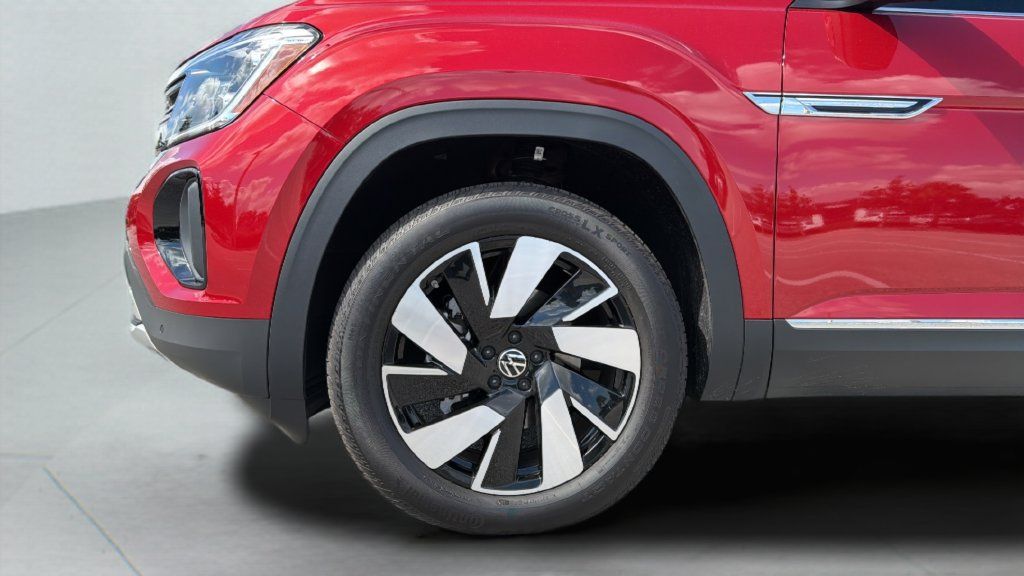 Certified 2025 Volkswagen Atlas Cross Sport SEL AWD/4WD image 11