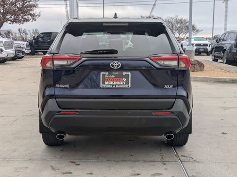 Used 2022 Toyota RAV4 XLE image 6